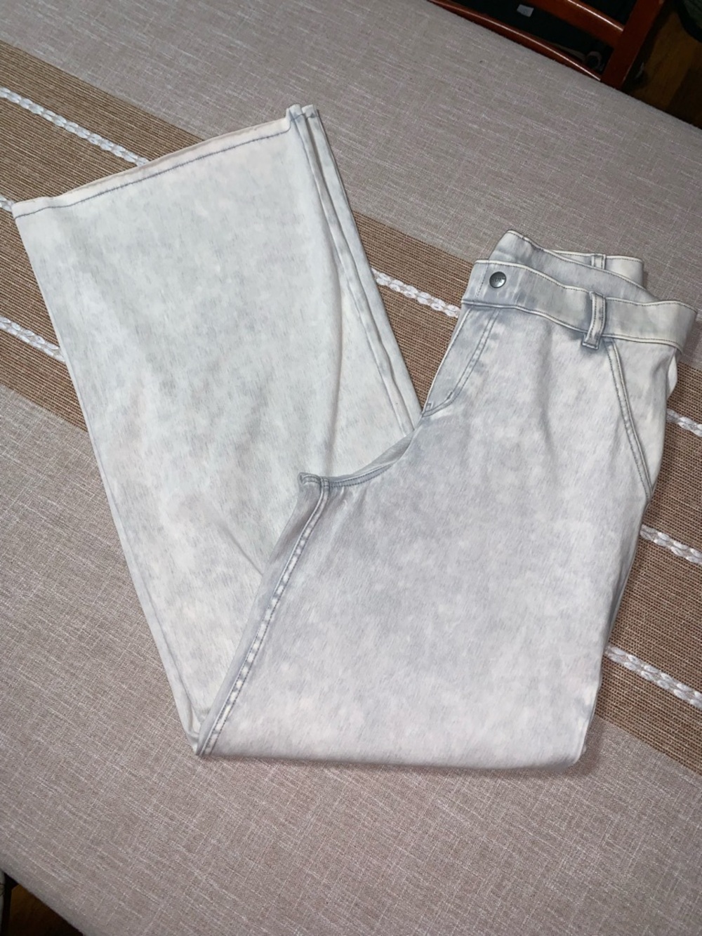 HUE Light Mineral Wash "Jeans"  Wide legged pant. Faded White and Gray